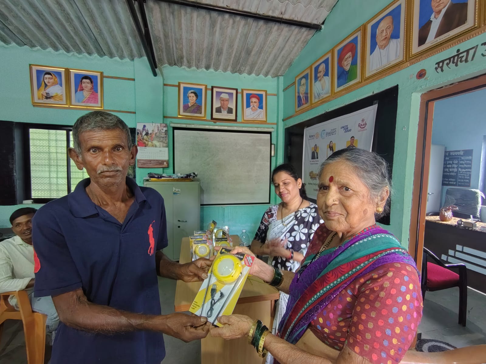 Community distribution and survey